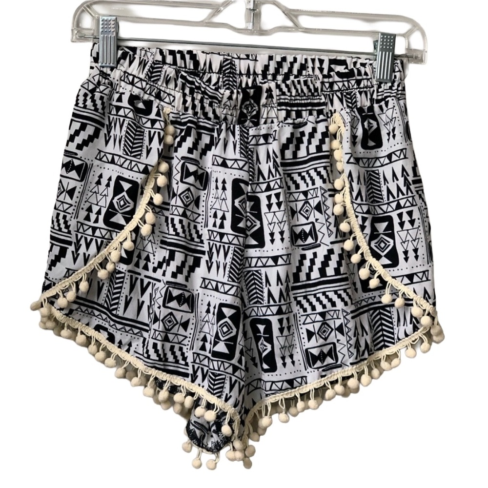 SHOSHO Women’s Black & Ivory Tribal Print Shorts w/ Pompom Fringe